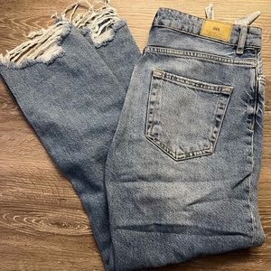 Zara.- Heavily Distressed Jeans